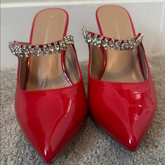 NWOT BCBGeneration Hartlee Rhinestone Red Patent Leather Mule Heel 8.5 - Picture 2 of 6